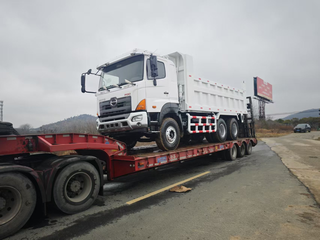 HINO HINO 700 - Φορτηγό ανατρεπόμενο: φωτογραφία 2 HINO HINO 700 - Φορτηγό ανατρεπόμενο: φωτογραφία 2