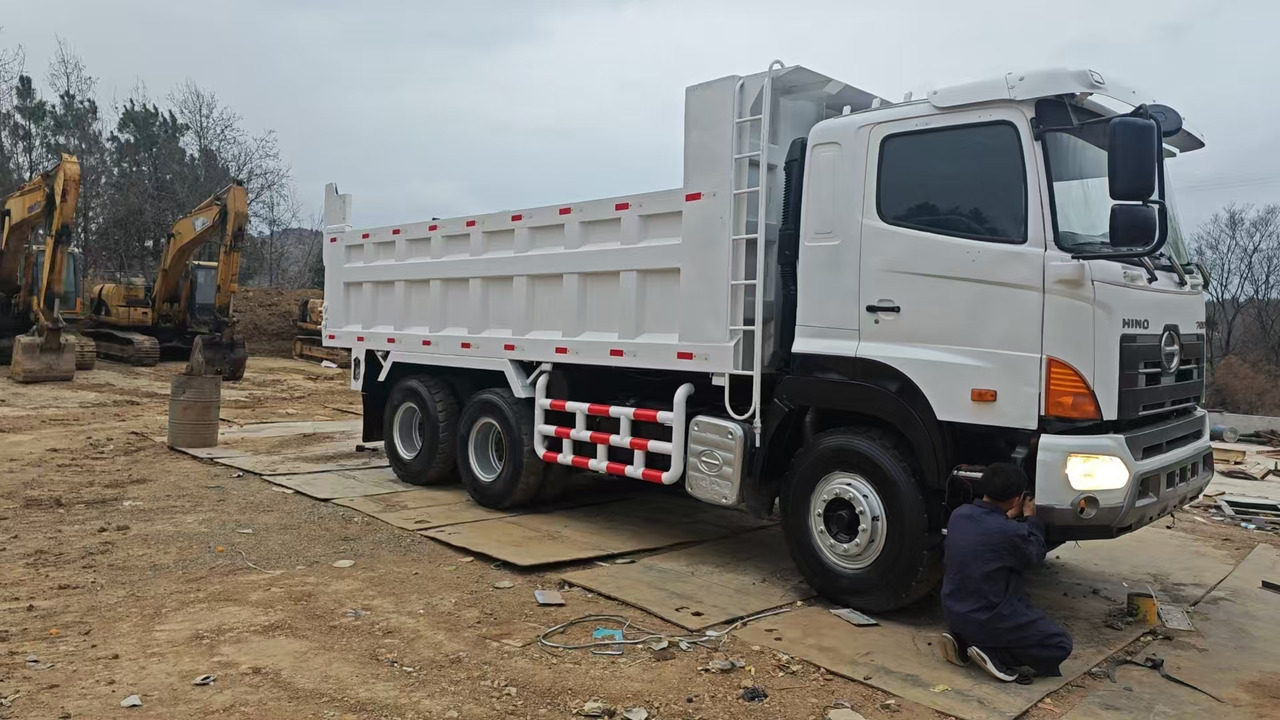 HINO HINO 700 - Φορτηγό ανατρεπόμενο: φωτογραφία 3 HINO HINO 700 - Φορτηγό ανατρεπόμενο: φωτογραφία 3