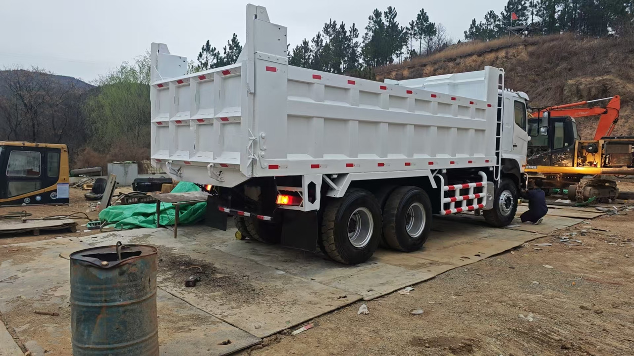 HINO HINO 700 - Φορτηγό ανατρεπόμενο: φωτογραφία 4 HINO HINO 700 - Φορτηγό ανατρεπόμενο: φωτογραφία 4