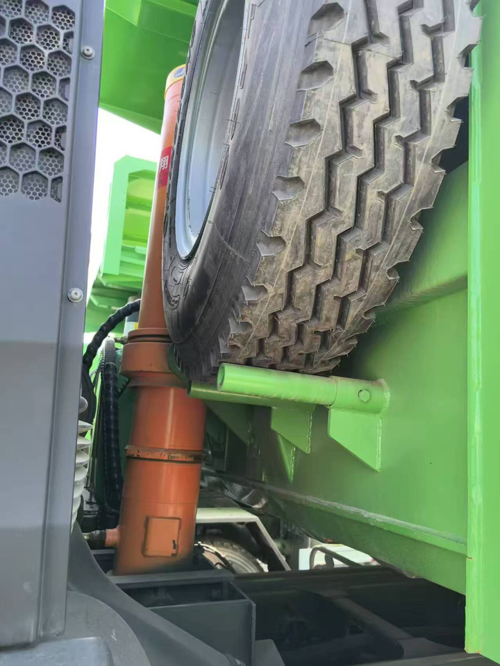 HOWO HOWO 6*6 dump truck - Φορτηγό ανατρεπόμενο: φωτογραφία 3 HOWO HOWO 6*6 dump truck - Φορτηγό ανατρεπόμενο: φωτογραφία 3