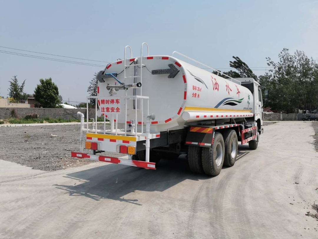 SINOTRUK 20 cubic meters tank - Φορτηγό βυτιοφόρο: φωτογραφία 3 SINOTRUK 20 cubic meters tank - Φορτηγό βυτιοφόρο: φωτογραφία 3