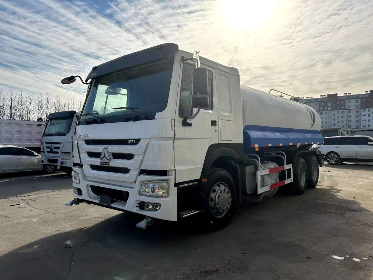 SINOTRUK 20  cubic  meters  tanker - Φορτηγό βυτιοφόρο: φωτογραφία 2 SINOTRUK 20  cubic  meters  tanker - Φορτηγό βυτιοφόρο: φωτογραφία 2