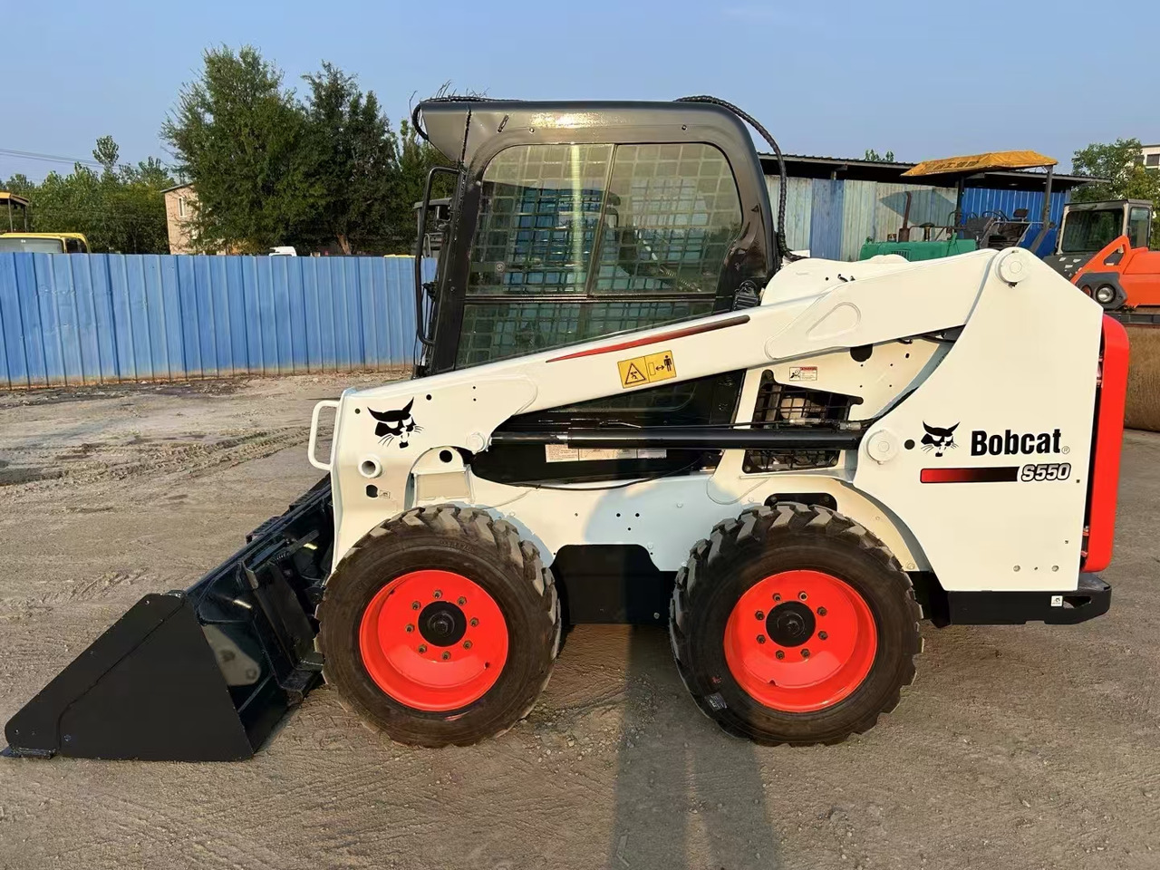 BOBCAT High Performance Low Hours Excellent Condition Reliable Second Hand Bobcat S550 Skid Steer Loader in Stock for Sale - Φορτωτής πλάγιας ολίσθησης: φωτογραφία 2 BOBCAT High Performance Low Hours Excellent Condition Reliable Second Hand Bobcat S550 Skid Steer Loader in Stock for Sale - Φορτωτής πλάγιας ολίσθησης: φωτογραφία 2