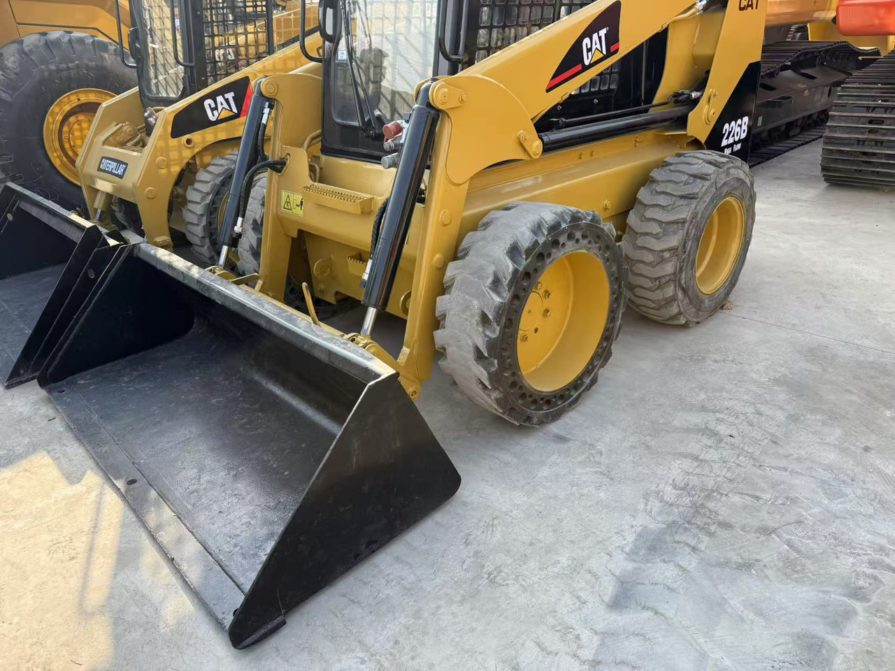 CATERPILLAR Used Mini Small CAT226B Skid Steer Loader in Stock with Best Review for Sale - Φορτωτής πλάγιας ολίσθησης: φωτογραφία 4 CATERPILLAR Used Mini Small CAT226B Skid Steer Loader in Stock with Best Review for Sale - Φορτωτής πλάγιας ολίσθησης: φωτογραφία 4