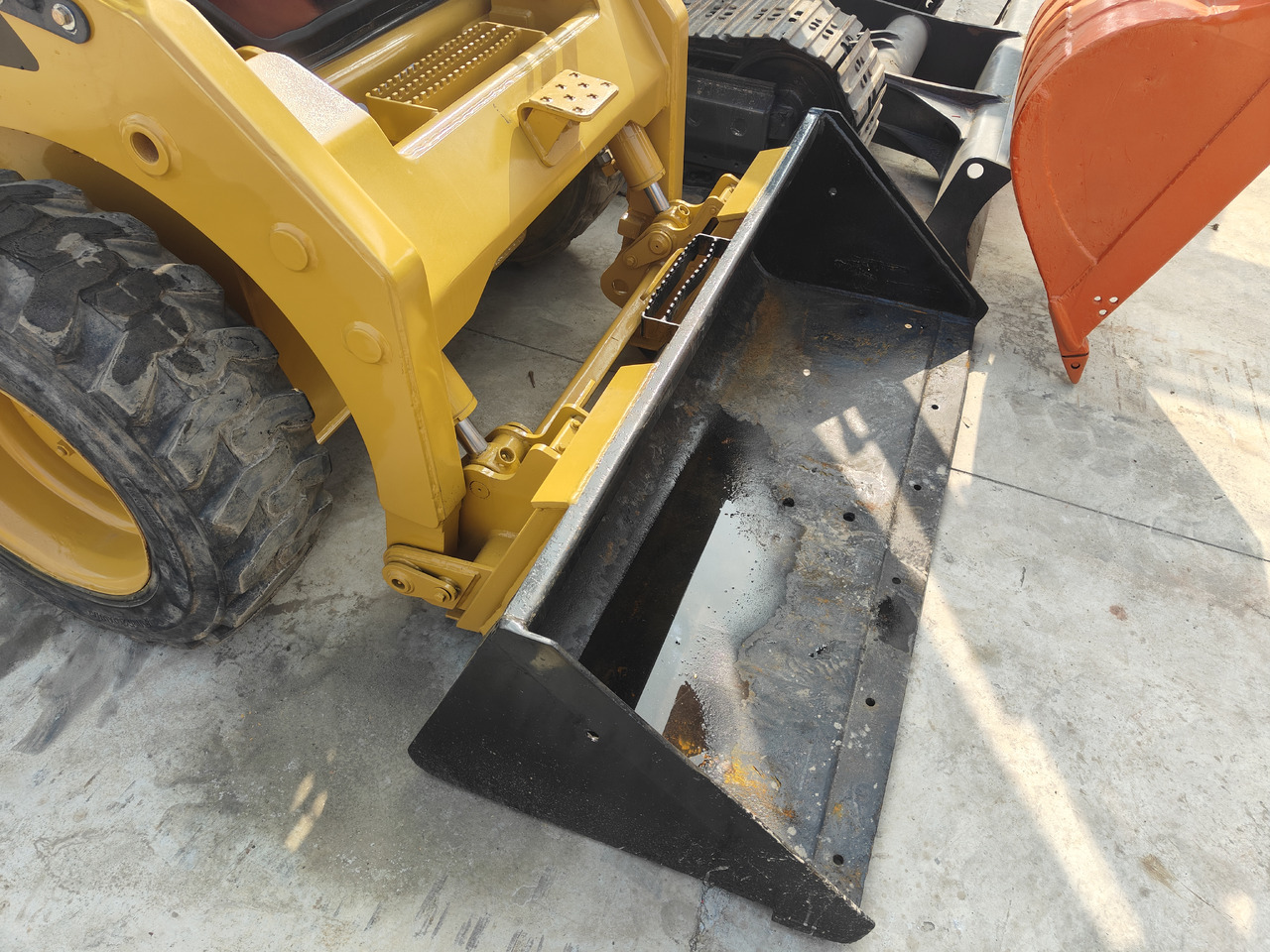 CATERPILLAR Used skid-steer CAT246D - Φορτωτής πλάγιας ολίσθησης: φωτογραφία 4 CATERPILLAR Used skid-steer CAT246D - Φορτωτής πλάγιας ολίσθησης: φωτογραφία 4