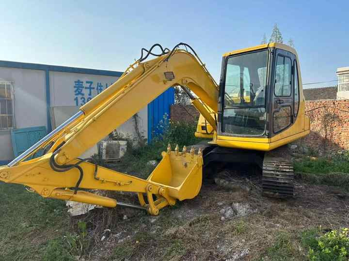 Cheap Used Komatsu PC60-7 Crawler Excavator with High Efficiency Used Heavy Machinery Komatsu P60-7 Digger Cheap for Sale - Ερπυστριοφόρος εκσκαφέας: φωτογραφία 4 Cheap Used Komatsu PC60-7 Crawler Excavator with High Efficiency Used Heavy Machinery Komatsu P60-7 Digger Cheap for Sale - Ερπυστριοφόρος εκσκαφέας: φωτογραφία 4