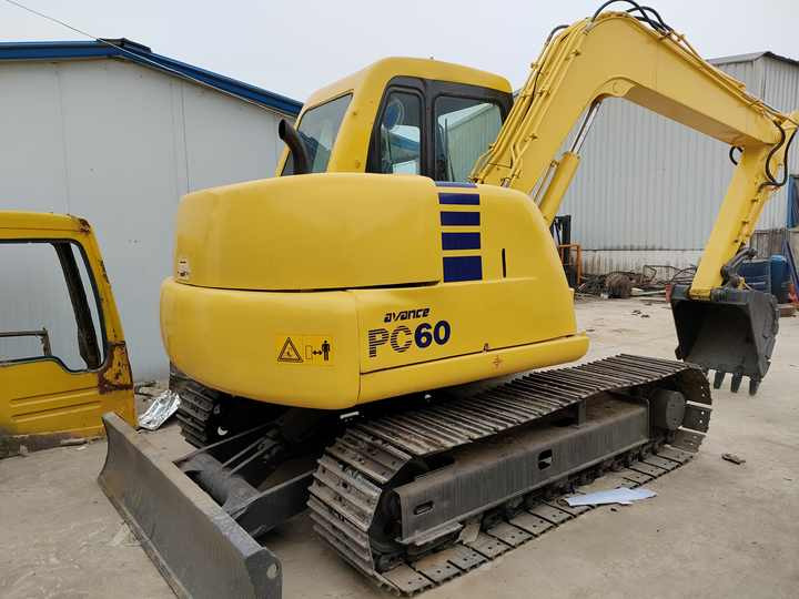 Cheap Used Komatsu PC60-7 Crawler Excavator with High Efficiency Used Heavy Machinery Komatsu P60-7 Digger Cheap for Sale - Ερπυστριοφόρος εκσκαφέας: φωτογραφία 3 Cheap Used Komatsu PC60-7 Crawler Excavator with High Efficiency Used Heavy Machinery Komatsu P60-7 Digger Cheap for Sale - Ερπυστριοφόρος εκσκαφέας: φωτογραφία 3