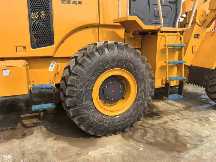 China Famous Brand LiuGong Medium-sized Wheel Loader LiuGong 856N Loader for Earthmoving, Mining, Construction for Sale - Ελαστιχοφόρος φορτωτής: φωτογραφία 5 China Famous Brand LiuGong Medium-sized Wheel Loader LiuGong 856N Loader for Earthmoving, Mining, Construction for Sale - Ελαστιχοφόρος φορτωτής: φωτογραφία 5