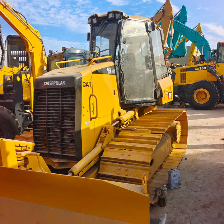 Good Condition D3K Bulldozer Used Crawler Bulldozer with Parts Price Bulldozers - Μπουλντόζα: φωτογραφία 1 Good Condition D3K Bulldozer Used Crawler Bulldozer with Parts Price Bulldozers - Μπουλντόζα: φωτογραφία 1