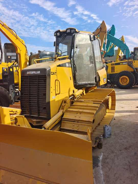 Good Condition D3K Bulldozer Used Crawler Bulldozer with Parts Price Bulldozers - Μπουλντόζα: φωτογραφία 5 Good Condition D3K Bulldozer Used Crawler Bulldozer with Parts Price Bulldozers - Μπουλντόζα: φωτογραφία 5