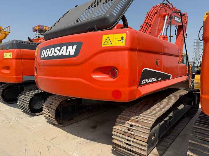 Heavy-Duty Doosan DX225LC-9C Excavator for Mining & Construction - Well-Maintained, Warranty Included - Ερπυστριοφόρος εκσκαφέας: φωτογραφία 4 Heavy-Duty Doosan DX225LC-9C Excavator for Mining & Construction - Well-Maintained, Warranty Included - Ερπυστριοφόρος εκσκαφέας: φωτογραφία 4
