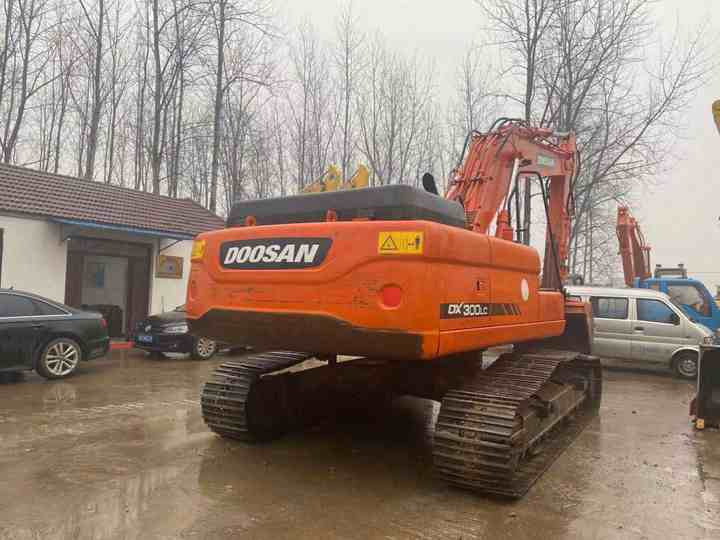 High Quality Doosan Big Size Excavator , Doosan 30ton Dx300lc Digging Machine , Doosan Excavator for Sale - Εκσκαφέας: φωτογραφία 5 High Quality Doosan Big Size Excavator , Doosan 30ton Dx300lc Digging Machine , Doosan Excavator for Sale - Εκσκαφέας: φωτογραφία 5