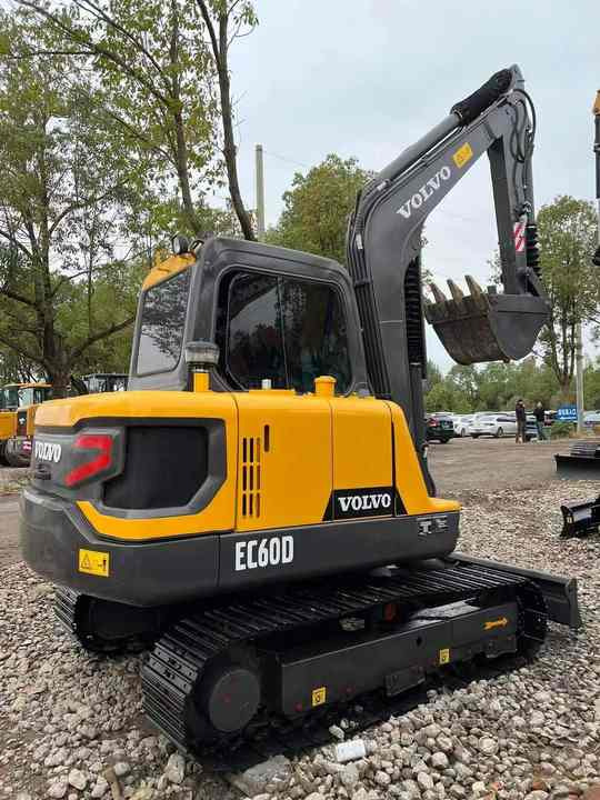 High Quality Used Volvo EC60D Excavator for Sale 6 Ton Compact Machine, Excellent Condition, Ready for Work! - Ερπυστριοφόρος εκσκαφέας: φωτογραφία 2 High Quality Used Volvo EC60D Excavator for Sale 6 Ton Compact Machine, Excellent Condition, Ready for Work! - Ερπυστριοφόρος εκσκαφέας: φωτογραφία 2