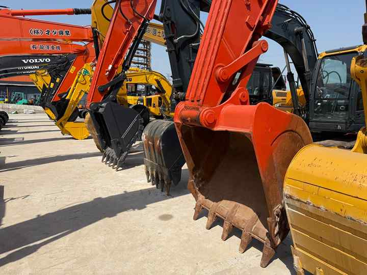 Hitachi Brand Zx210 Crawler Excavator 21tons Digger for Sale Used Hitachi Zx200 210 350 Excavator in Stock on Sale - Εκσκαφέας: φωτογραφία 5 Hitachi Brand Zx210 Crawler Excavator 21tons Digger for Sale Used Hitachi Zx200 210 350 Excavator in Stock on Sale - Εκσκαφέας: φωτογραφία 5