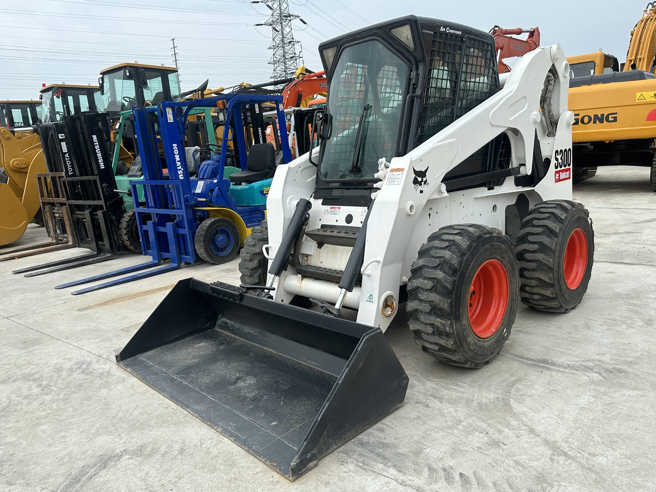 Second hand Hot sale skid-steers Bobcat S300 - Φορτωτής πλάγιας ολίσθησης: φωτογραφία 1 Second hand Hot sale skid-steers Bobcat S300 - Φορτωτής πλάγιας ολίσθησης: φωτογραφία 1
