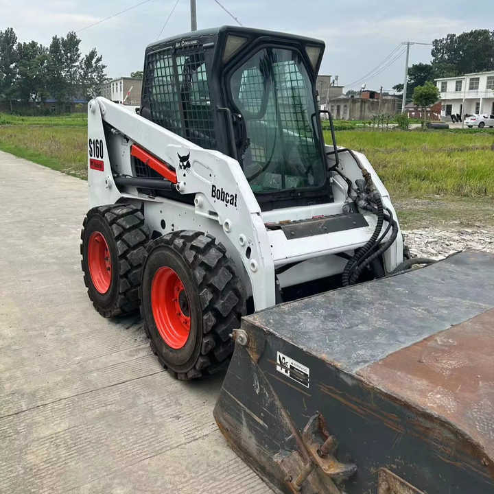 USED BOBCAT S160 Skid-steer Loader Bobcat S160 Carry Sweeper with Very Good Performance Is for Sale at a Low Price. - Φορτωτής πλάγιας ολίσθησης: φωτογραφία 1 USED BOBCAT S160 Skid-steer Loader Bobcat S160 Carry Sweeper with Very Good Performance Is for Sale at a Low Price. - Φορτωτής πλάγιας ολίσθησης: φωτογραφία 1