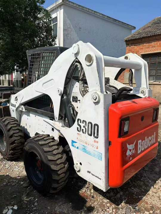 Used Bob Cat Bob Cat S300 Used Skid Steer Wheel Loader Multifunctional Track Loaders Bobcat - Ελαστιχοφόρος φορτωτής: φωτογραφία 4 Used Bob Cat Bob Cat S300 Used Skid Steer Wheel Loader Multifunctional Track Loaders Bobcat - Ελαστιχοφόρος φορτωτής: φωτογραφία 4