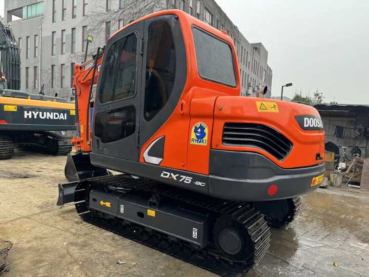 Used Digger DOOSAN DX75 Construction Machinery Construction Digger Used DOOSAN DX75 Cheap Excavator - Ερπυστριοφόρος εκσκαφέας: φωτογραφία 5 Used Digger DOOSAN DX75 Construction Machinery Construction Digger Used DOOSAN DX75 Cheap Excavator - Ερπυστριοφόρος εκσκαφέας: φωτογραφία 5