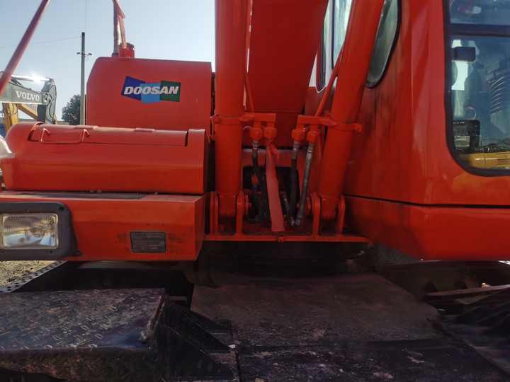 Used Digger Doosan Dh150w-7 Construction Machinery Construction Digger Used Doosan Dh150w-7 Cheap Excavator - Ερπυστριοφόρος εκσκαφέας: φωτογραφία 4 Used Digger Doosan Dh150w-7 Construction Machinery Construction Digger Used Doosan Dh150w-7 Cheap Excavator - Ερπυστριοφόρος εκσκαφέας: φωτογραφία 4