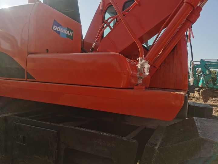 Used Digger Doosan Dh150w-7 Construction Machinery Construction Digger Used Doosan Dh150w-7 Cheap Excavator - Ερπυστριοφόρος εκσκαφέας: φωτογραφία 5 Used Digger Doosan Dh150w-7 Construction Machinery Construction Digger Used Doosan Dh150w-7 Cheap Excavator - Ερπυστριοφόρος εκσκαφέας: φωτογραφία 5