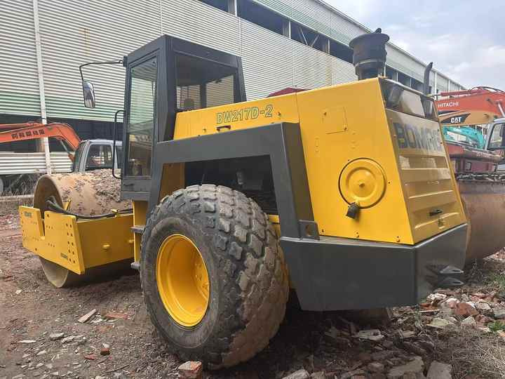 Used Heavy Construction Equipment BW217D Second Hand Road Rollers Used Machine Hot Sale - Ασφαλτικός οδοστρωτήρας: φωτογραφία 3 Used Heavy Construction Equipment BW217D Second Hand Road Rollers Used Machine Hot Sale - Ασφαλτικός οδοστρωτήρας: φωτογραφία 3
