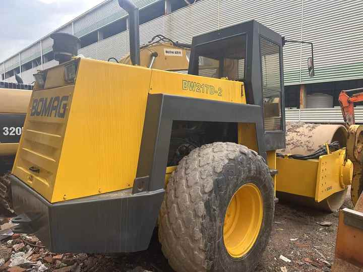 Used Heavy Construction Equipment BW217D Second Hand Road Rollers Used Machine Hot Sale - Ασφαλτικός οδοστρωτήρας: φωτογραφία 5 Used Heavy Construction Equipment BW217D Second Hand Road Rollers Used Machine Hot Sale - Ασφαλτικός οδοστρωτήρας: φωτογραφία 5