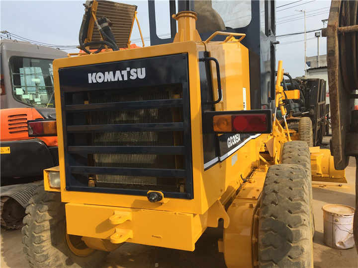 Used Komatsu GD305 Motor Grader Cheap Price Komatsu Road Grader GD305 Good Condition in China - Γκρέιντερ: φωτογραφία 3 Used Komatsu GD305 Motor Grader Cheap Price Komatsu Road Grader GD305 Good Condition in China - Γκρέιντερ: φωτογραφία 3