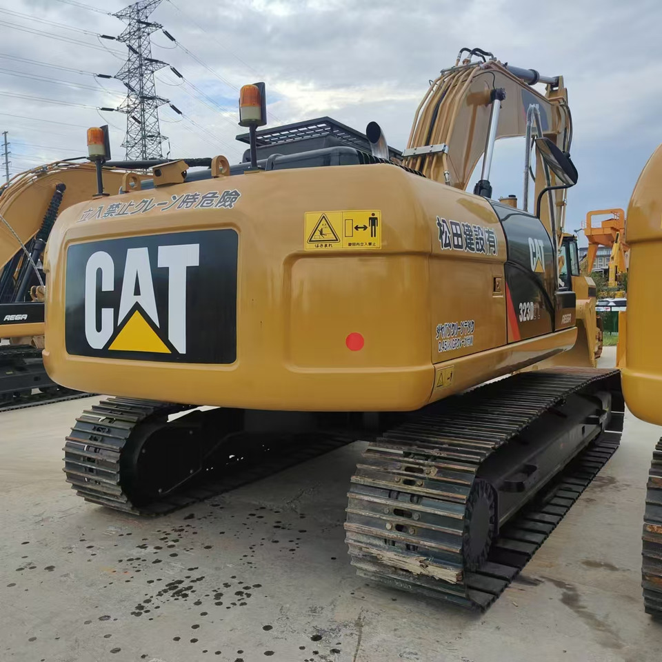 Used high quality excavator CAT 323D2L Made in Japan - Ερπυστριοφόρος εκσκαφέας: φωτογραφία 5 Used high quality excavator CAT 323D2L Made in Japan - Ερπυστριοφόρος εκσκαφέας: φωτογραφία 5