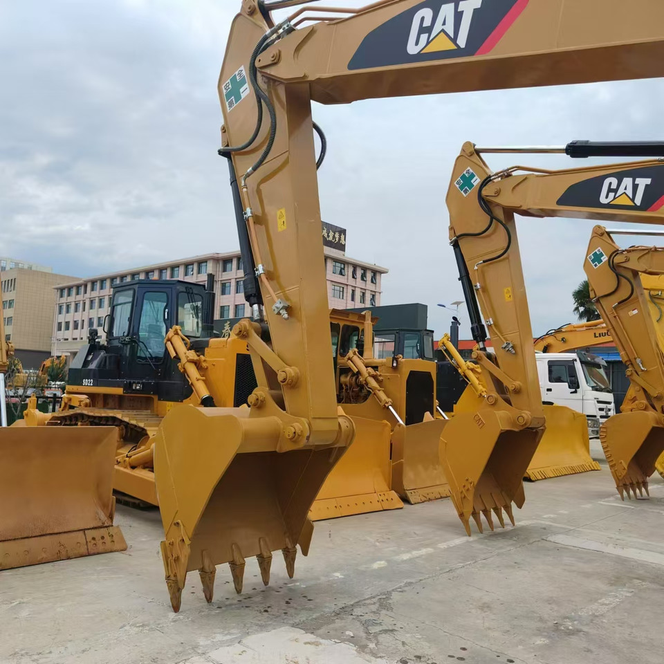 Used high quality excavator CAT 323D2L Made in Japan - Ερπυστριοφόρος εκσκαφέας: φωτογραφία 4 Used high quality excavator CAT 323D2L Made in Japan - Ερπυστριοφόρος εκσκαφέας: φωτογραφία 4