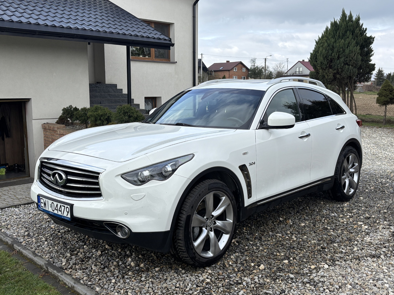 Infiniti QX70 FX30 Diesel V6 Euro6 - SUV: φωτογραφία 1 Infiniti QX70 FX30 Diesel V6 Euro6 - SUV: φωτογραφία 1