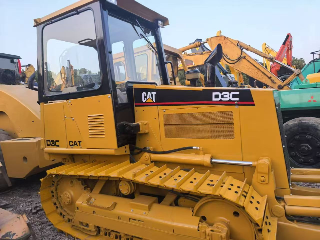 CATERPILLAR D3C - Μπουλντόζα: φωτογραφία 3 CATERPILLAR D3C - Μπουλντόζα: φωτογραφία 3