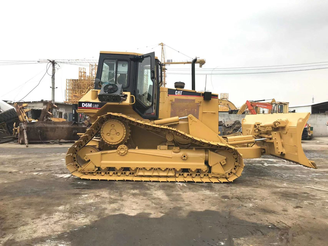 CATERPILLAR D6M - Μπουλντόζα: φωτογραφία 1 CATERPILLAR D6M - Μπουλντόζα: φωτογραφία 1