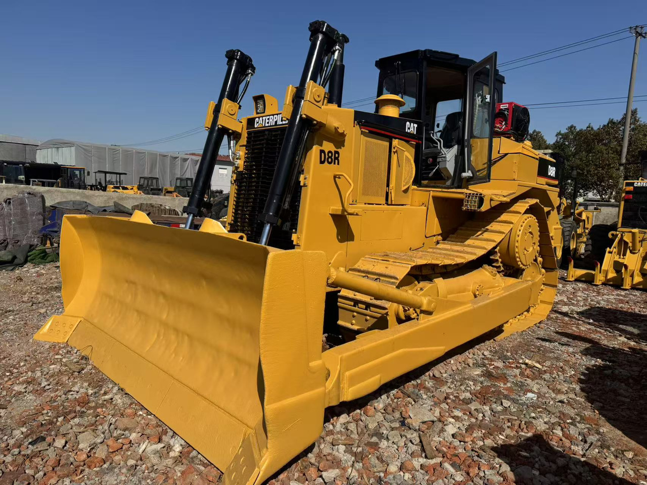 CATERPILLAR D8R - Μπουλντόζα: φωτογραφία 1 CATERPILLAR D8R - Μπουλντόζα: φωτογραφία 1