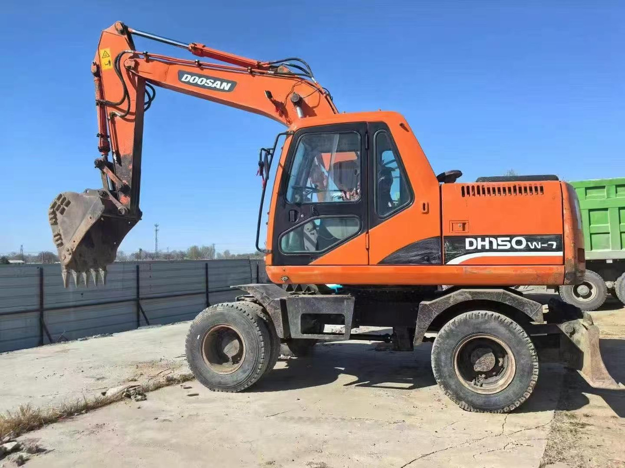 DOOSAN DH150W-7 - Τροχοφόρος εκσκαφέας: φωτογραφία 2 DOOSAN DH150W-7 - Τροχοφόρος εκσκαφέας: φωτογραφία 2