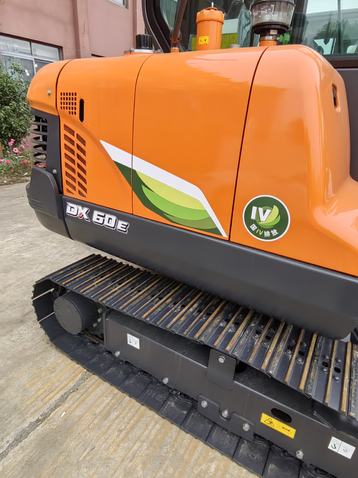 DOOSAN DX60E-10N - Ερπυστριοφόρος εκσκαφέας: φωτογραφία 3 DOOSAN DX60E-10N - Ερπυστριοφόρος εκσκαφέας: φωτογραφία 3