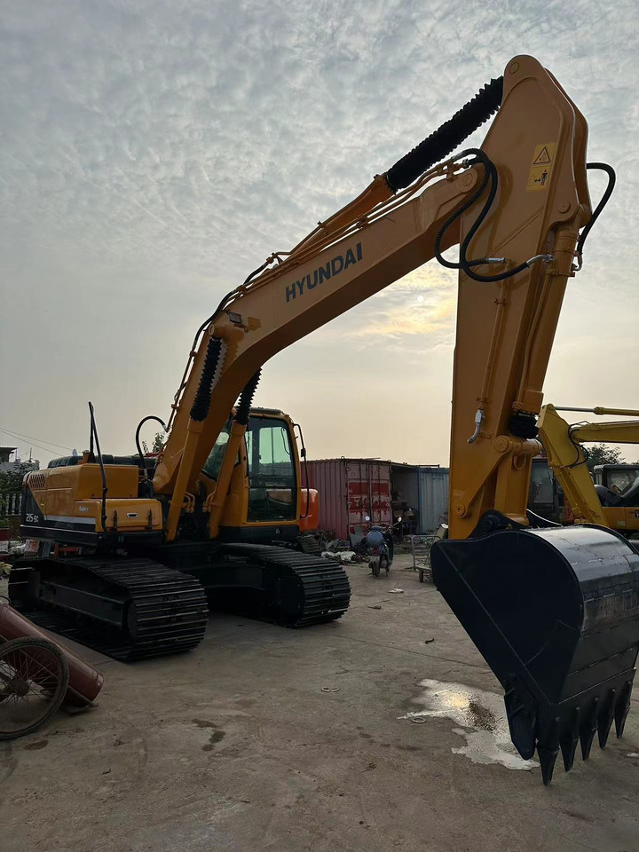 HYUNDAI R215-9C - Ερπυστριοφόρος εκσκαφέας: φωτογραφία 4 HYUNDAI R215-9C - Ερπυστριοφόρος εκσκαφέας: φωτογραφία 4