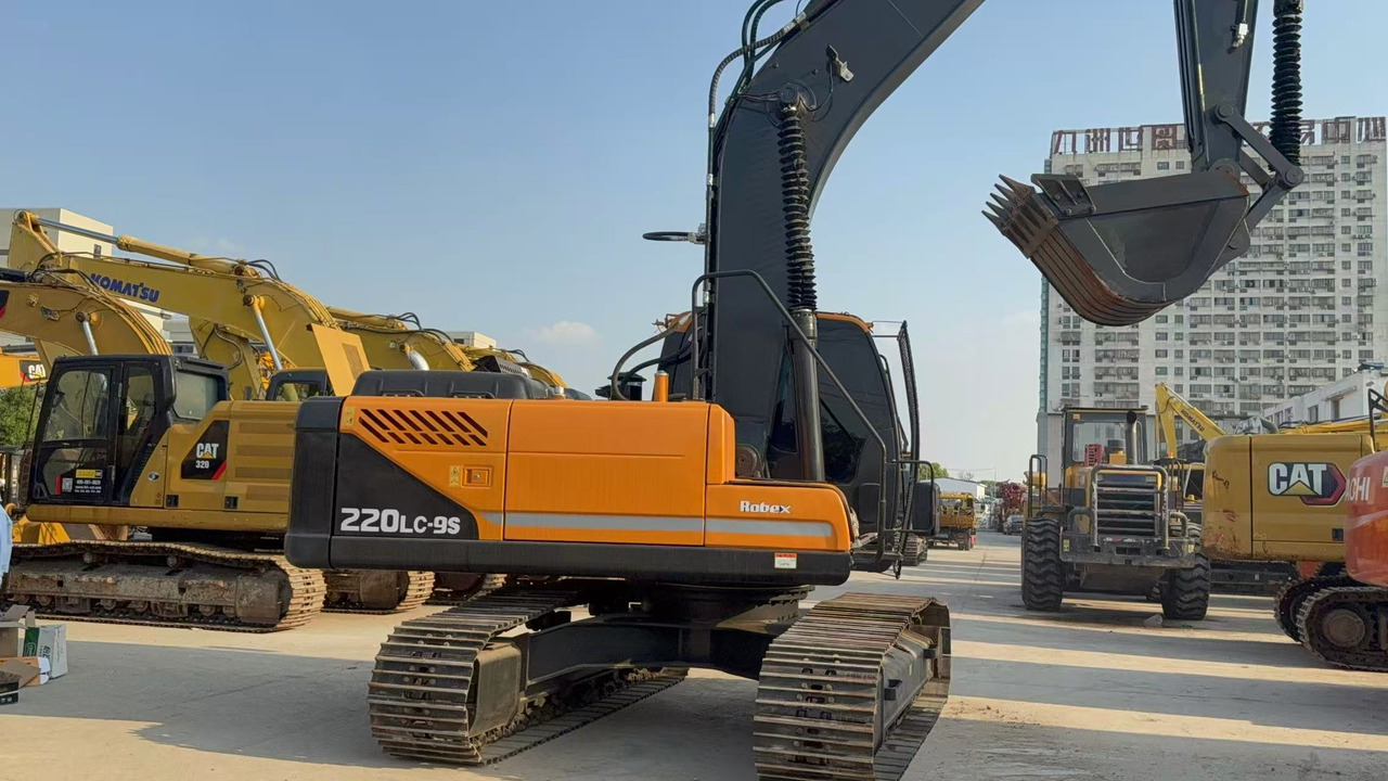 HYUNDAI R220LC-9S - Ερπυστριοφόρος εκσκαφέας: φωτογραφία 1 HYUNDAI R220LC-9S - Ερπυστριοφόρος εκσκαφέας: φωτογραφία 1
