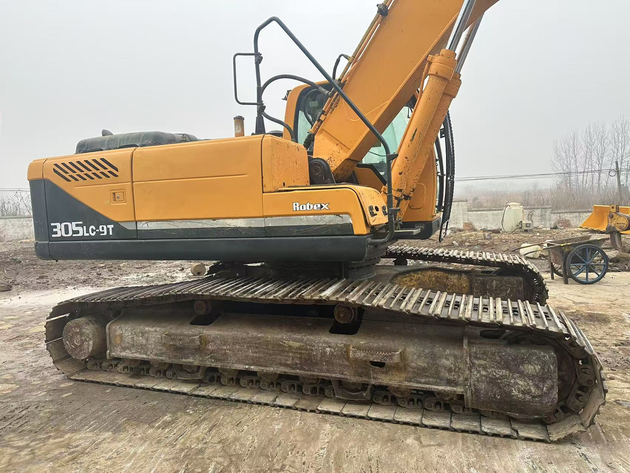 HYUNDAI R305LC-9T - Ερπυστριοφόρος εκσκαφέας: φωτογραφία 1 HYUNDAI R305LC-9T - Ερπυστριοφόρος εκσκαφέας: φωτογραφία 1