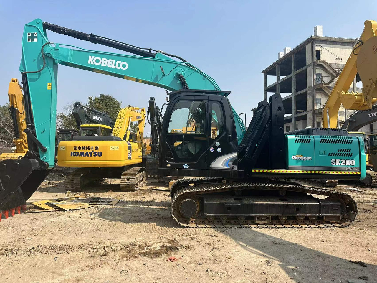 KOBELCO SK200-8 - Ερπυστριοφόρος εκσκαφέας: φωτογραφία 1 KOBELCO SK200-8 - Ερπυστριοφόρος εκσκαφέας: φωτογραφία 1