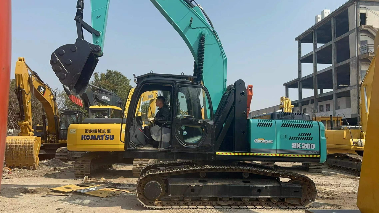 KOBELCO SK200-8 - Ερπυστριοφόρος εκσκαφέας: φωτογραφία 5 KOBELCO SK200-8 - Ερπυστριοφόρος εκσκαφέας: φωτογραφία 5