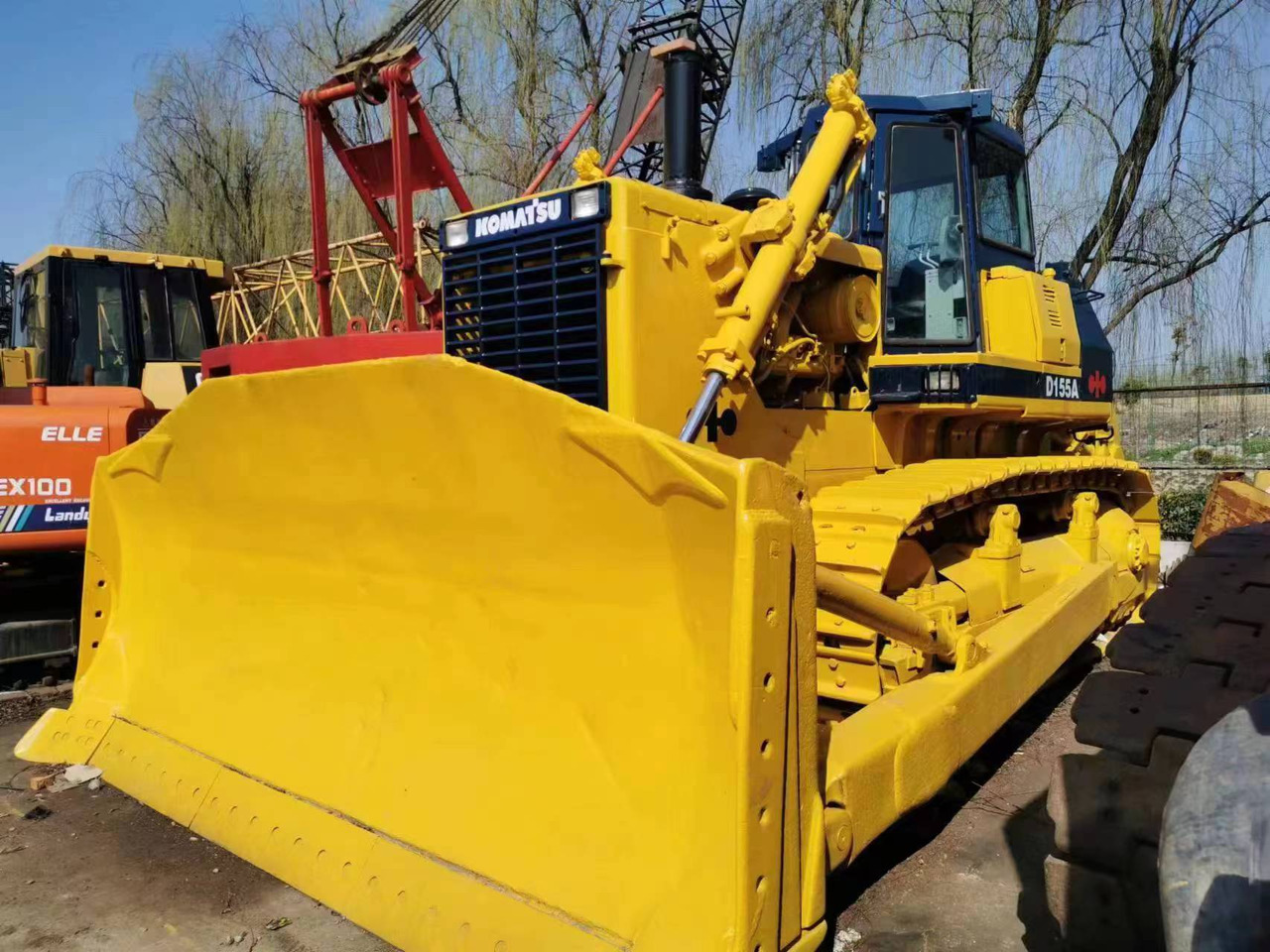 KOMATSU D155A-2 - Μπουλντόζα: φωτογραφία 2 KOMATSU D155A-2 - Μπουλντόζα: φωτογραφία 2