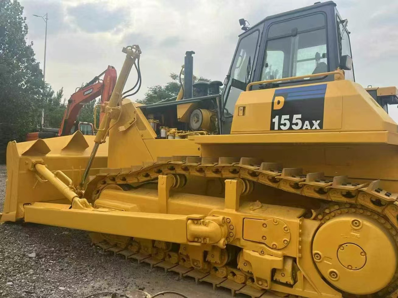 KOMATSU D155A-5 - Μπουλντόζα: φωτογραφία 5 KOMATSU D155A-5 - Μπουλντόζα: φωτογραφία 5