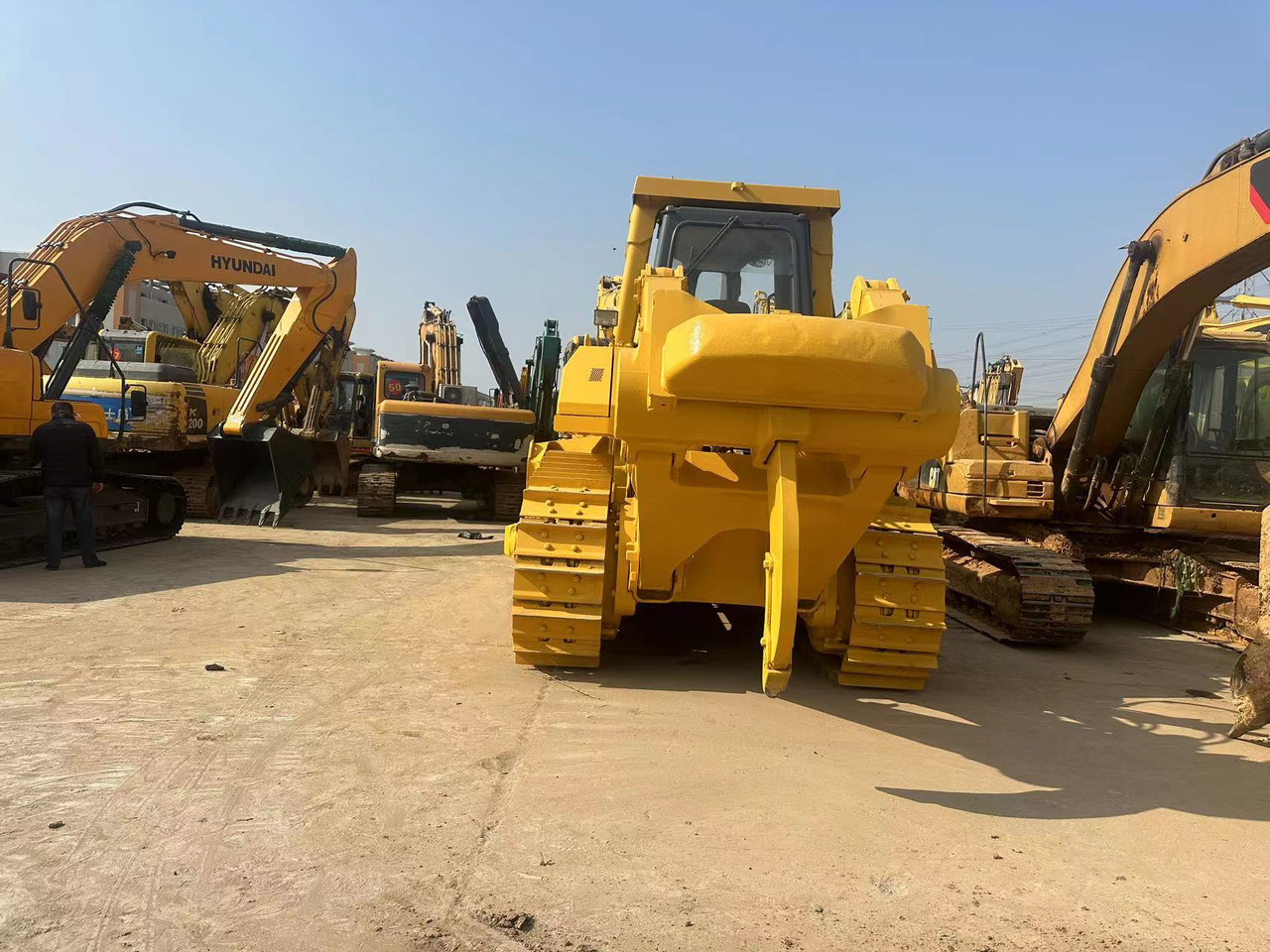 KOMATSU D155A-5 - Μπουλντόζα: φωτογραφία 4 KOMATSU D155A-5 - Μπουλντόζα: φωτογραφία 4