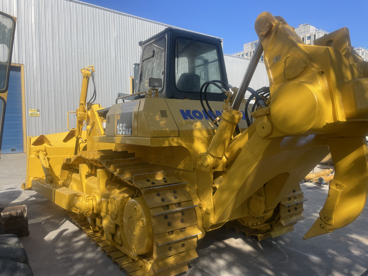 KOMATSU D155A-5 - Μπουλντόζα: φωτογραφία 2 KOMATSU D155A-5 - Μπουλντόζα: φωτογραφία 2