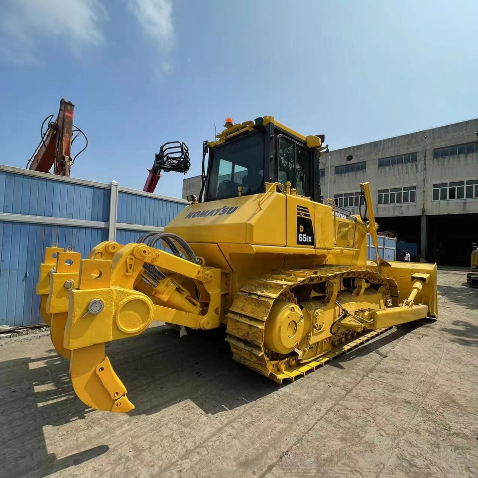 KOMATSU D65EX - Μπουλντόζα: φωτογραφία 2 KOMATSU D65EX - Μπουλντόζα: φωτογραφία 2