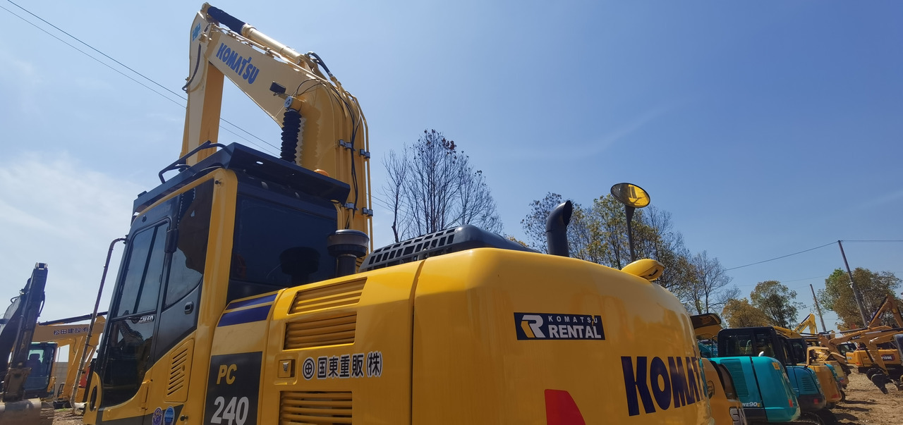 KOMATSU PC240-8 - Ερπυστριοφόρος εκσκαφέας: φωτογραφία 4 KOMATSU PC240-8 - Ερπυστριοφόρος εκσκαφέας: φωτογραφία 4