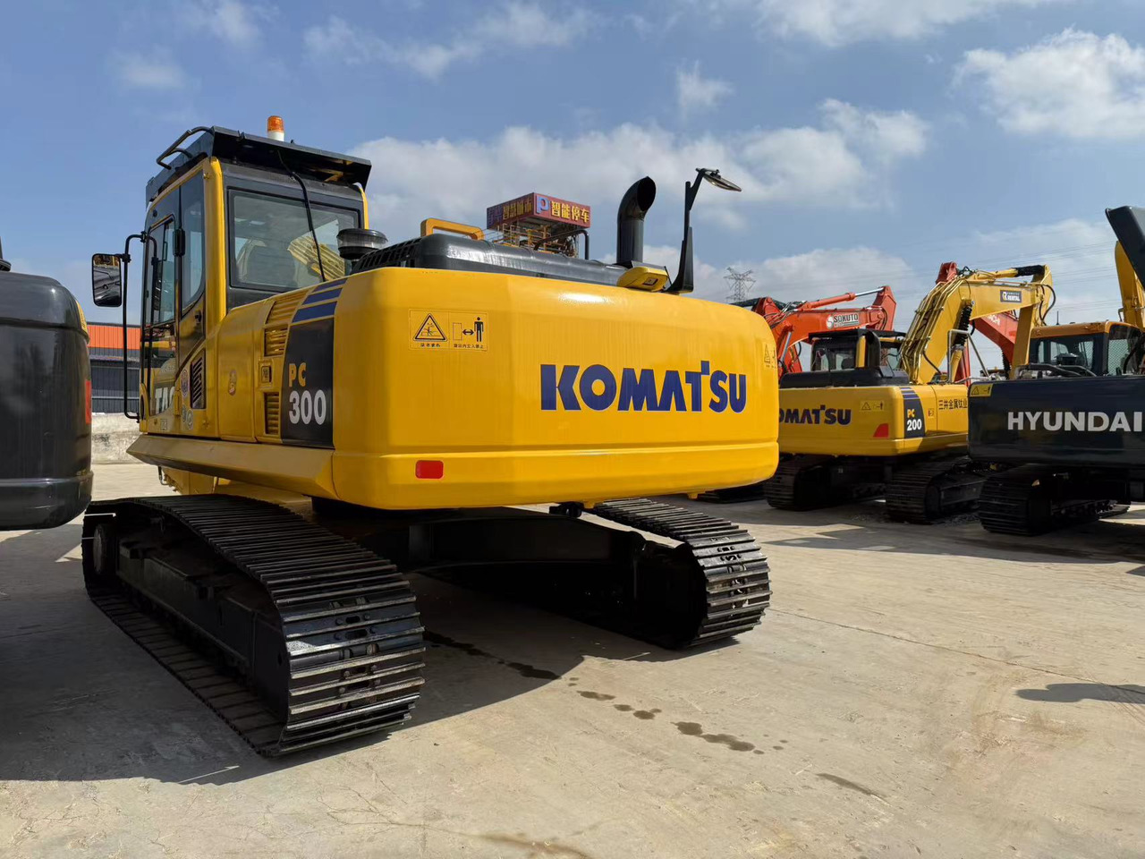 KOMATSU PC300-8 - Ερπυστριοφόρος εκσκαφέας: φωτογραφία 2 KOMATSU PC300-8 - Ερπυστριοφόρος εκσκαφέας: φωτογραφία 2