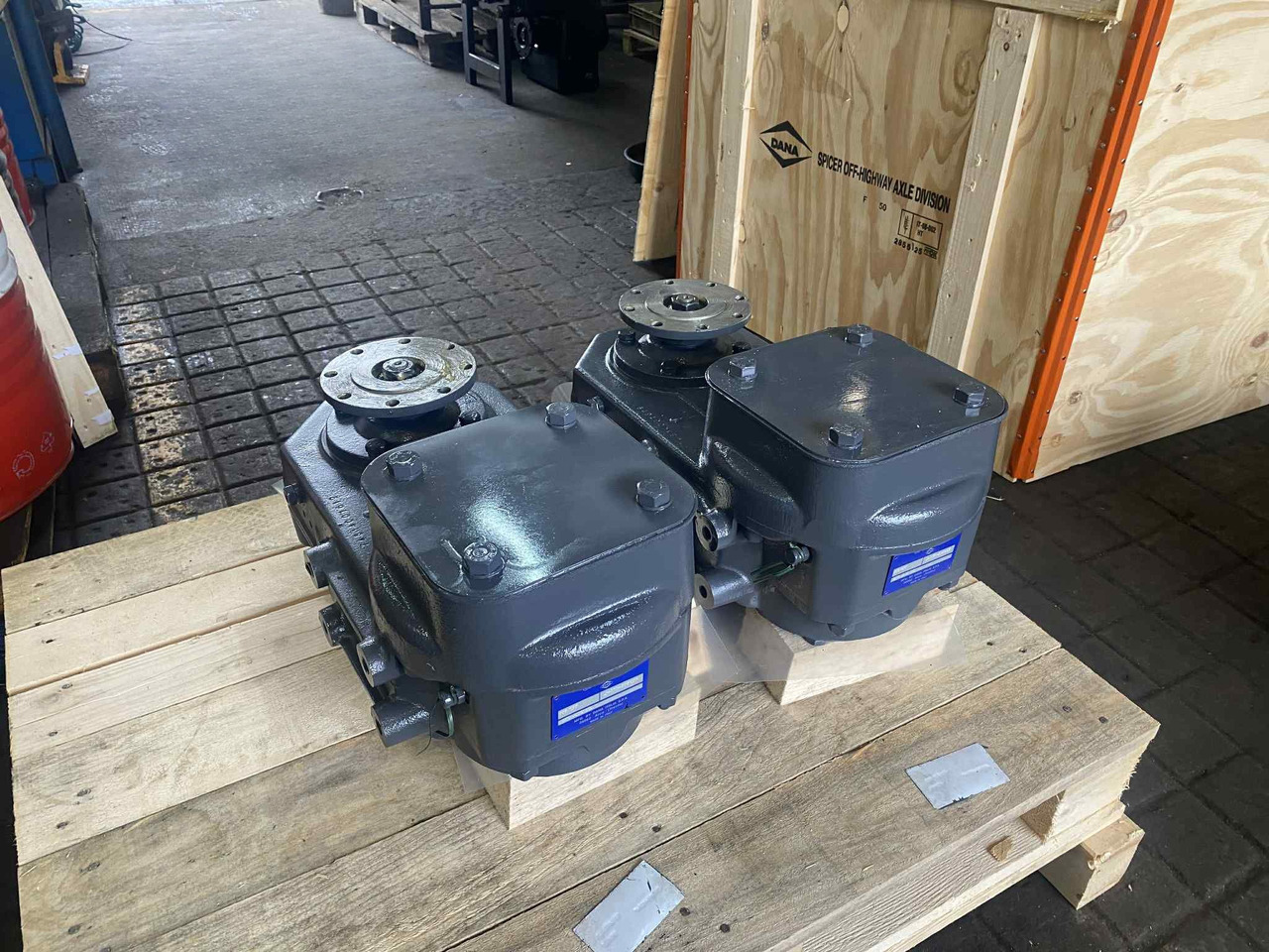 305/295 Dana Spicer - Κιβώτιο ταχυτήτων για Κατασκευή μηχανήματα: φωτογραφία 1 305/295 Dana Spicer - Κιβώτιο ταχυτήτων για Κατασκευή μηχανήματα: φωτογραφία 1