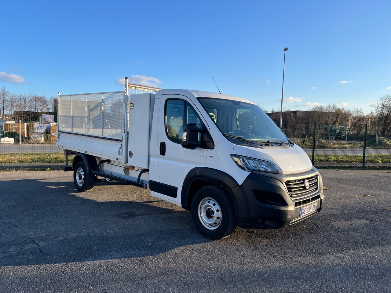 FIAT Ducato Benne + Coffre 2.3L 160 ch - Όχημα με ανατρεπομενη καροτσα: φωτογραφία 4 FIAT Ducato Benne + Coffre 2.3L 160 ch - Όχημα με ανατρεπομενη καροτσα: φωτογραφία 4