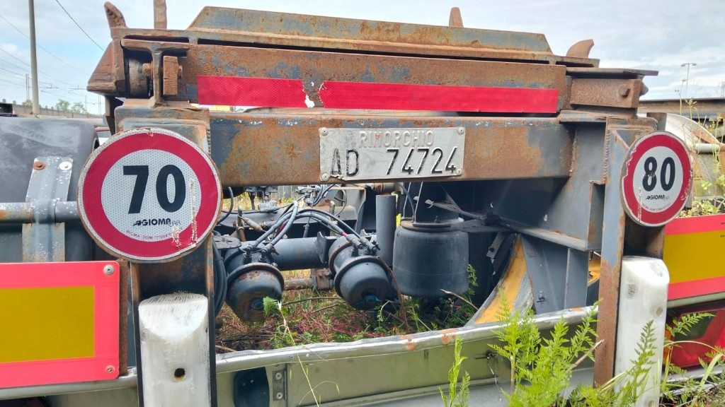 CARDI RIMORCHIO CARDI SCARRABILE PNEUMATICO - Ρυμούλκα γάντζος/ Αλυσιδάκι: φωτογραφία 4 CARDI RIMORCHIO CARDI SCARRABILE PNEUMATICO - Ρυμούλκα γάντζος/ Αλυσιδάκι: φωτογραφία 4